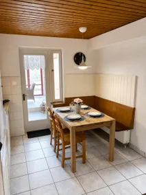 Cozy 3-room apartment with terrace & parking - Image 5