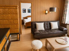 Cozy 3-room apartment with terrace & parking - Image 4
