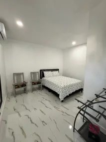 Place for 2 in Naples Estates - Image 2