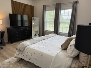 Executive 1BR Villa | King Bed | Workspace - Image 5