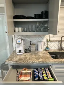 Spacious, relaxing, clean home Unit A - Image 4