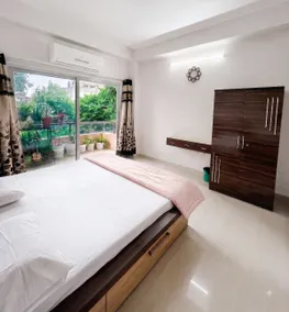 Peaceful green view apartment - Image 3