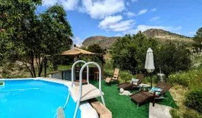 Oria1 Bed Apartment Self Catering Mountain Retreat - Image 2