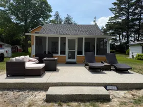 North Lakeshore Cottage - Image 2