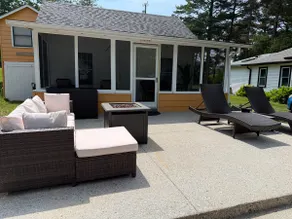 North Lakeshore Cottage - Image 4