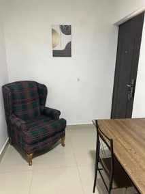 4 Elegant Apartment - Image 2