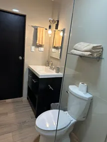 4 Elegant Apartment - Image 5