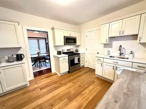 Stately home in Kenmore Village - Image 4