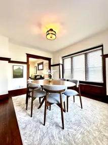 Stately home in Kenmore Village - Image 2