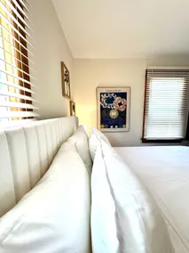 Stately home in Kenmore Village - Image 3