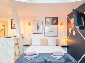 Le Bleu Chic • Contemporary & Close to the Sea - Image 4