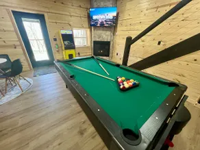 The Benison | Hot Tub, Pickleball, Kids Playhouse - Image 5