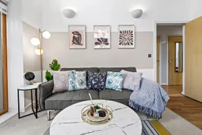 Sleek Modern City Apartment - Image 3