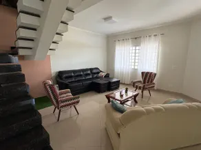 House with pool in the city - Image 2