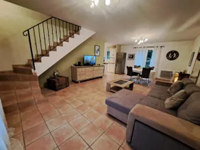 Entire house with garden - Image 5