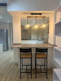 Centrally located with a terrace! Plaza de la Virgen area - Image 2