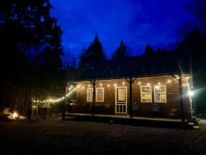 Quiet, Cozy Cabin Tucked in the Woods - Image 2