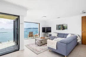 Lanimer 1- Beautiful Waterfront - Image 5