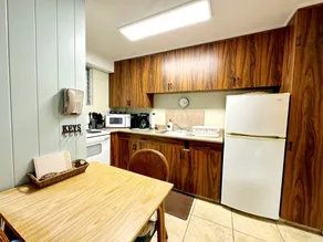 Waikiki beach apt! Wraparound lanai! Pool/Kitchen! - Image 3