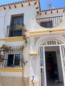 Beautiful renovated apartment -access to 4 pools - Image 2