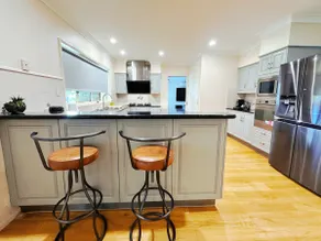 Luxurious 5-Bedrooms house in Sunnybank Hills - Image 3