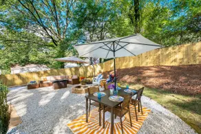 Spacious 5-Bedroom Oasis in the Heart of Atlanta - Image 4