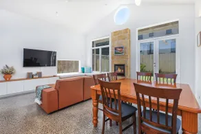 The Sunshine House - Image 3