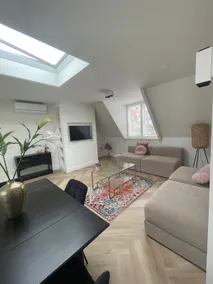 Private home right in the center with garden - Image 2