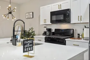Charming Houston Getaway 3BR 2BA - Image 3