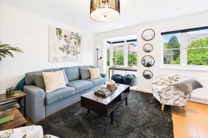 3 BR home w/self check in, direct train to London - Image 2