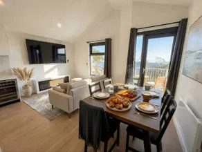 Modern Mount Buller Chalet Village Location Sleeps 12 - Image 2