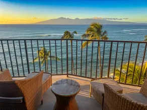 Turtles & Tales: Luxe Beachfront w/AC & Ocean view - Image 2