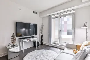 2 Beds 2 Bath Condo in Markham - Image 2