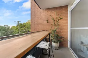 Charming 1 Bedroom Apt in Annandale, City Views Heritage Charm - Image 4