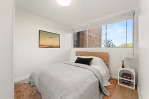 Charming 1 Bedroom Apt in Annandale, City Views Heritage Charm - Image 3