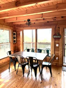 Log Cabin with Beautiful Lake and Mountain View - Image 5