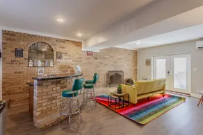Peaceful guest suite just 15 minutes from downtown - Image 2