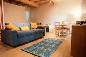 Bright Hall apartment Reggio Emilia Centro Storico - Image 2