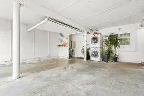 Close to Old Town, Updated w/ Parking + Workspace! - Image 4