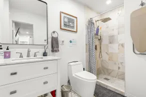 Close to Old Town, Updated w/ Parking + Workspace! - Image 3