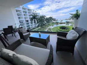 405 Spacious apartment with ocean views - Image 2