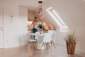 Stylish downtown loft and opposite park - Image 3