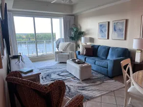 Stunning Wharf 2/2! 1 king,2 queens, & sofa bed! - Image 2