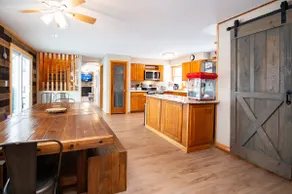 Lakefront house is 30 feet from the water - Image 3
