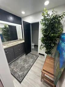 Cozy Private suite - Image 5