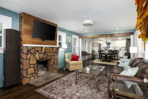 Centrally Located, Pets Welcome, WALK to UAB & ASC - Image 3
