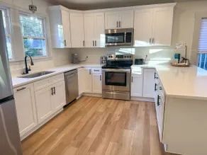 Newly renovated open floor plan - Image 3
