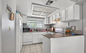 Entire home in the heart of Vegas Pool & Hot Tub - Image 3