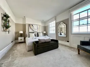 Beautiful 5-Bed Regency Home in Montpellier - Image 5