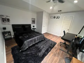 Cozy Townhouse in Great Location - Image 5